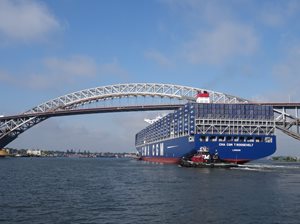 A container ship going under the Bayonne Bridge