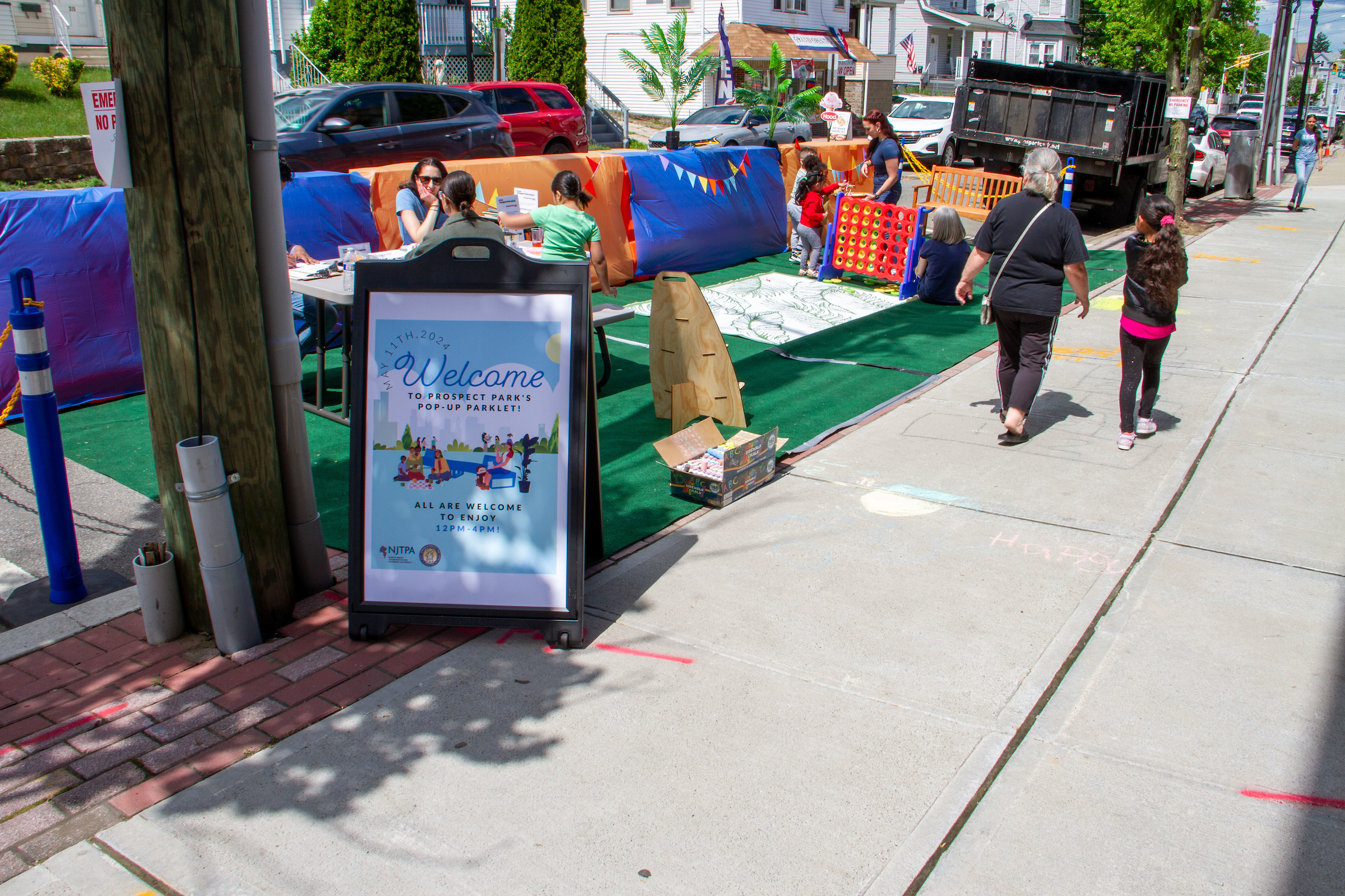 Pop-up parklet in Prospect Park