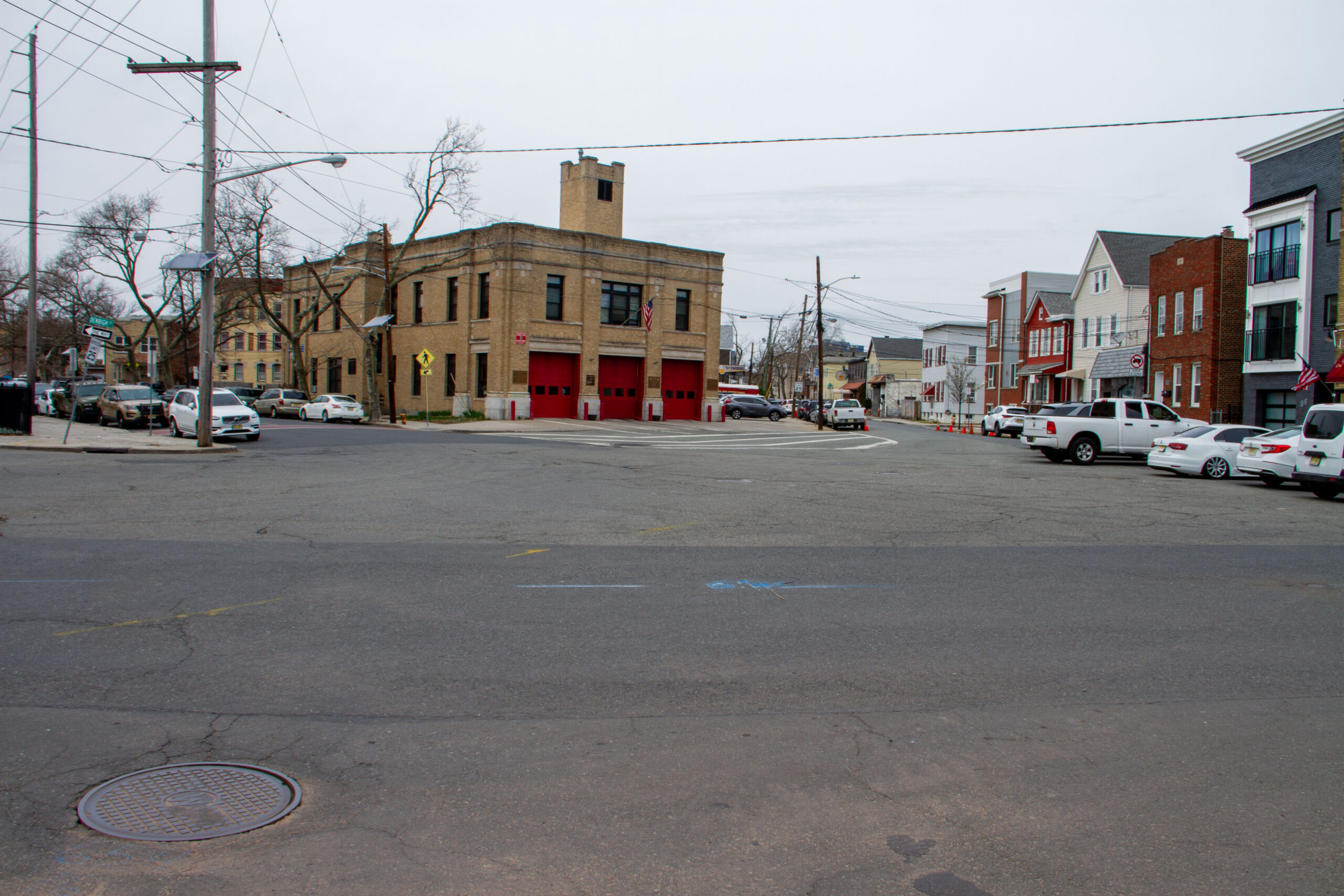 Before picture of Newark Ironbound intersection where roundabout planned