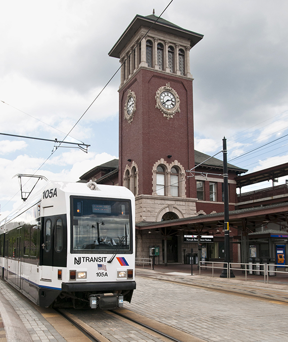 A NJ TRANSIT Light Rail train in Newark, NJ.